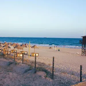 Muy Cerca De La Playa. Primera Linea. Apartamento